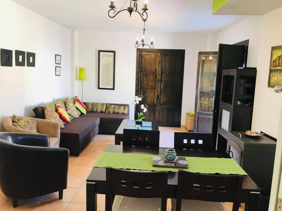 Boutique Style Apartment In Velez De Benaudalla - Near Salobrena Ngoại thất bức ảnh