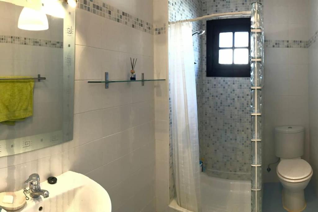 Boutique Style Apartment In Velez De Benaudalla - Near Salobrena Ngoại thất bức ảnh